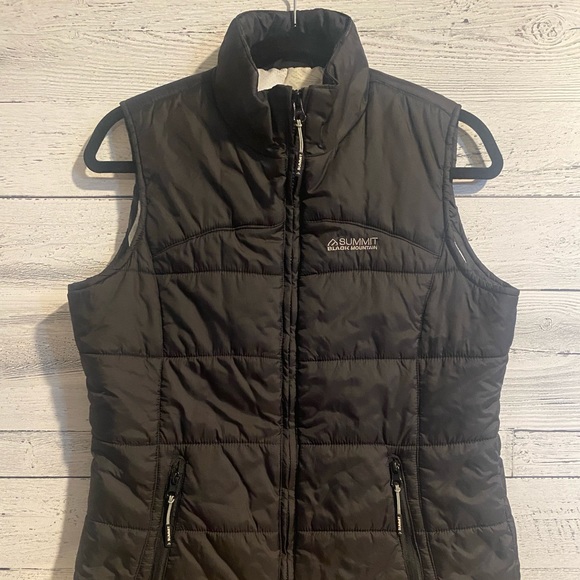Women’s Summit Black Montain Puffer Vest - Picture 1 of 8